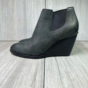 Cole Haan Boots Women 8.5 Balthasar Chelsea Black Leather Ankle Top Wedge D42310